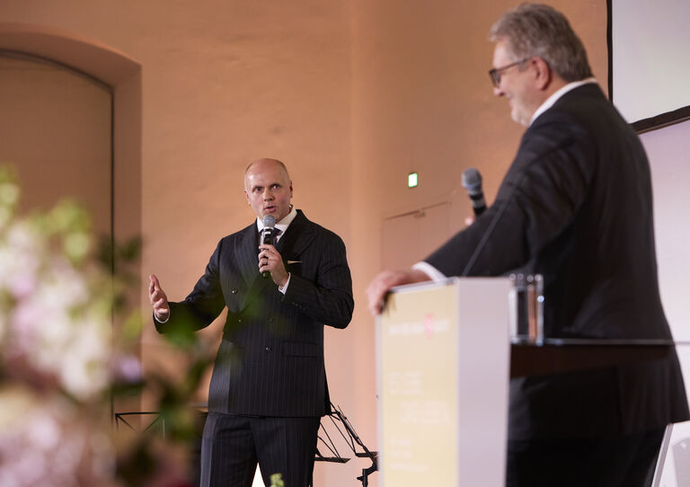 HB Institutsdirektor Roland König im Dialog mit Wiens Gesundheitsstadtrat Peter Hacker HB Institutsdirektor Roland König im Dialog mit Wiens Gesundheitsstadtrat Peter Hacker