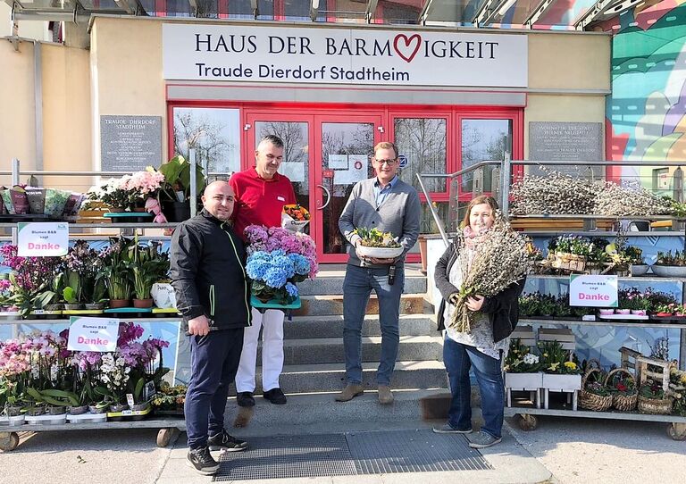 Blumen B&B sorgt im HB Stadtheim für Osterfreude